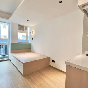 尖沙咀海景大厦10楼D房studio-理工步行12分巴士5分，尖沙咀地铁5分，超值精装大房