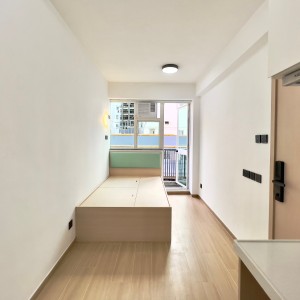 尖沙咀海景大厦10楼E房studio-理工步行12分巴士5分，尖沙咀地铁5分，超值精装大房