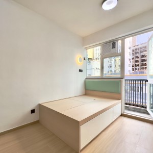 尖沙咀海景大厦10楼E房studio-理工步行12分巴士5分，尖沙咀地铁5分，超值精装大房