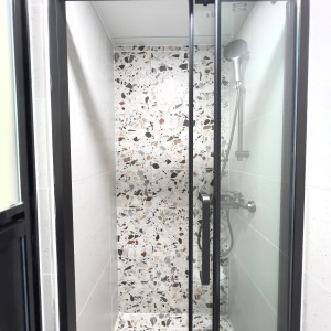 尖沙咀海景大厦10楼E房studio-理工步行12分巴士5分，尖沙咀地铁5分，超值精装大房