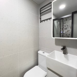 尖沙咀海景大厦10楼E房studio-理工步行12分巴士5分，尖沙咀地铁5分，超值精装大房