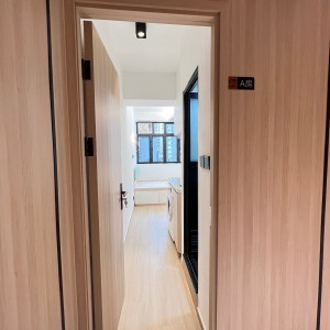油麻地韶兴大厦5楼studioA房-理工步行+巴士9分钟到校，纯步行1.1公里，都会大学步行+巴士22分抵达，佐敦站步行200米