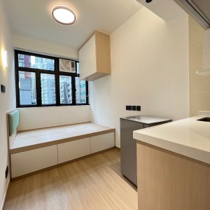 油麻地韶兴大厦5楼studioA房-理工步行+巴士9分钟到校，纯步行1.1公里，都会大学步行+巴士22分抵达，佐敦站步行200米