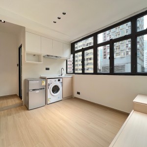 油麻地韶兴大厦5楼studioA房-理工步行+巴士9分钟到校，纯步行1.1公里，都会大学步行+巴士22分抵达，佐敦站步行200米