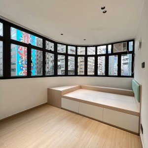 油麻地韶兴大厦5楼studioA房-理工步行+巴士9分钟到校，纯步行1.1公里，都会大学步行+巴士22分抵达，佐敦站步行200米