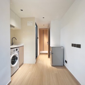 油麻地韶兴大厦5楼studioD房-理工步行+巴士9分钟到校，纯步行1.1公里，都会大学步行+巴士22分抵达，佐敦站步行200米