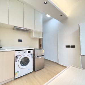 油麻地韶兴大厦5楼studioE房-理工步行+巴士9分钟到校，纯步行1.1公里，都会大学步行+巴士22分抵达，佐敦站步行200米