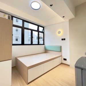 油麻地韶兴大厦5楼studioE房-理工步行+巴士9分钟到校，纯步行1.1公里，都会大学步行+巴士22分抵达，佐敦站步行200米