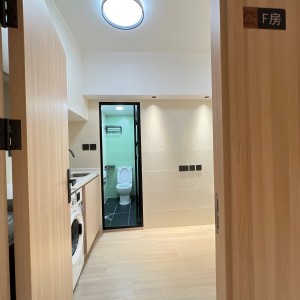 油麻地韶兴大厦5楼studioF房-理工步行+巴士9分钟到校，纯步行1.1公里，都会大学步行+巴士22分抵达，佐敦站步行200米