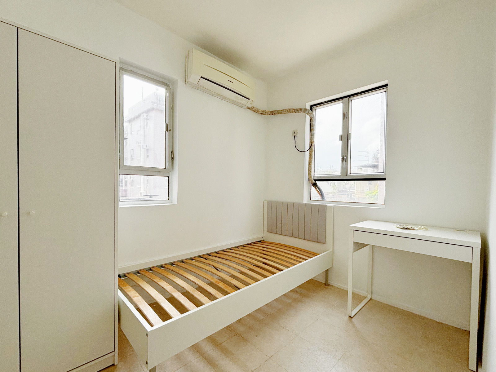 屯门怡卢3座1D单间1号-独栋小别墅三面采光，超值6k+单间，岭南大学步行+巴士9分钟即可到达图2