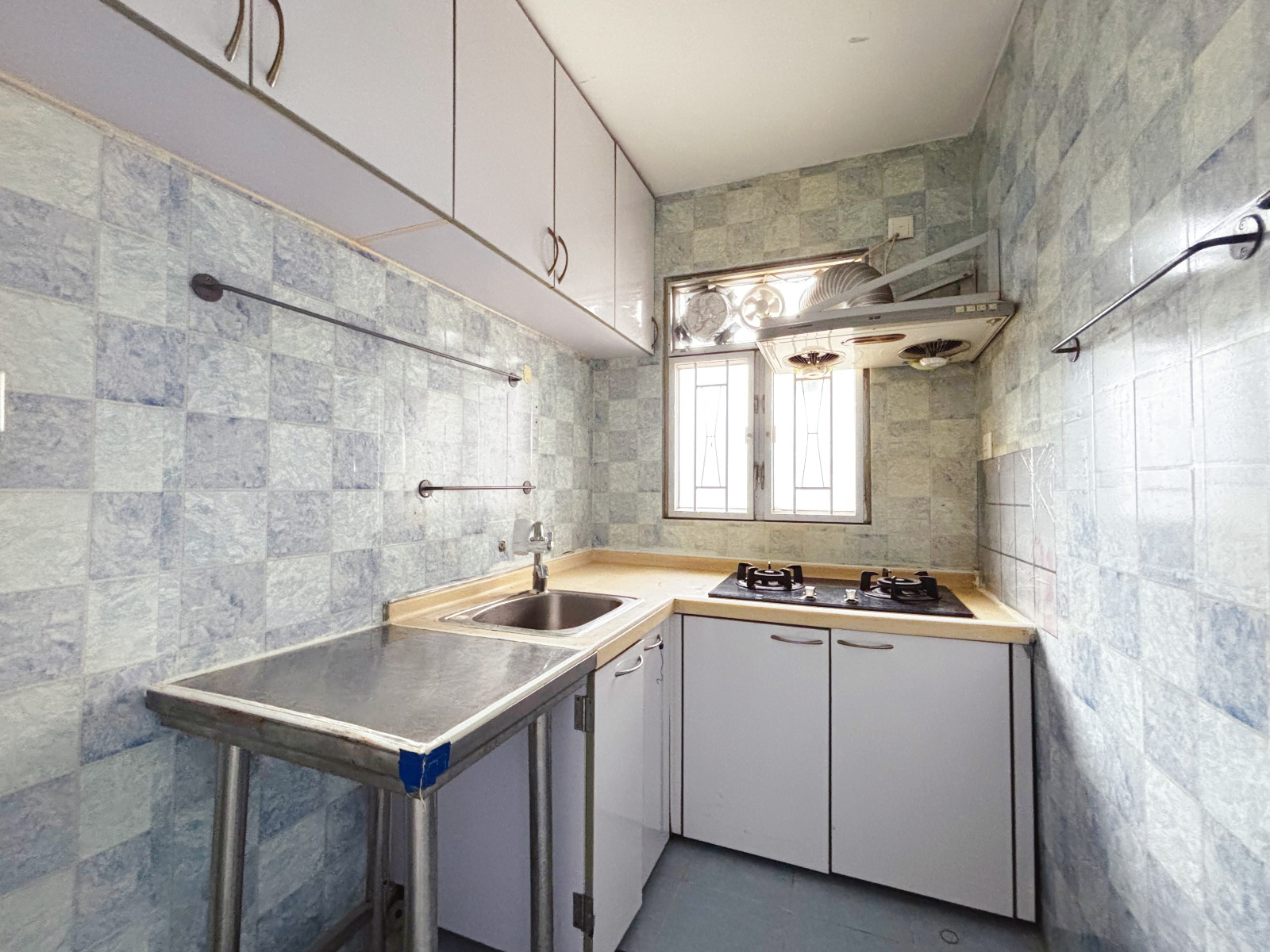 屯门怡卢3座1D单间2号-独栋小别墅三面采光,超值6k+单间,岭南大学步行+巴士9分钟即可到达图4