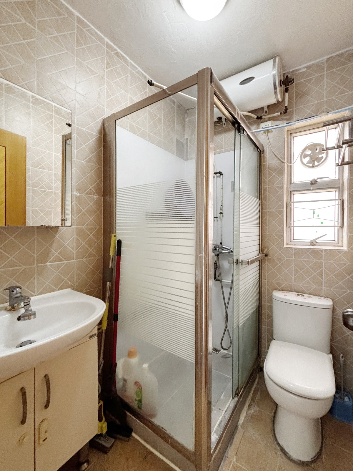 屯门怡卢3座1D单间3号-独栋小别墅三面采光，超值6k+单间，岭南大学步行+巴士9分钟即可到达图5