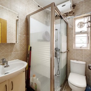 屯门怡卢3座1D单间3号-独栋小别墅三面采光，超值6k+单间，岭南大学步行+巴士9分钟即可到达