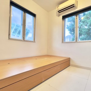 屯门怡卢4座3B单间2号-独栋小别墅三面采光，超值6k+单间，岭南大学步行+巴士9分钟即可到达