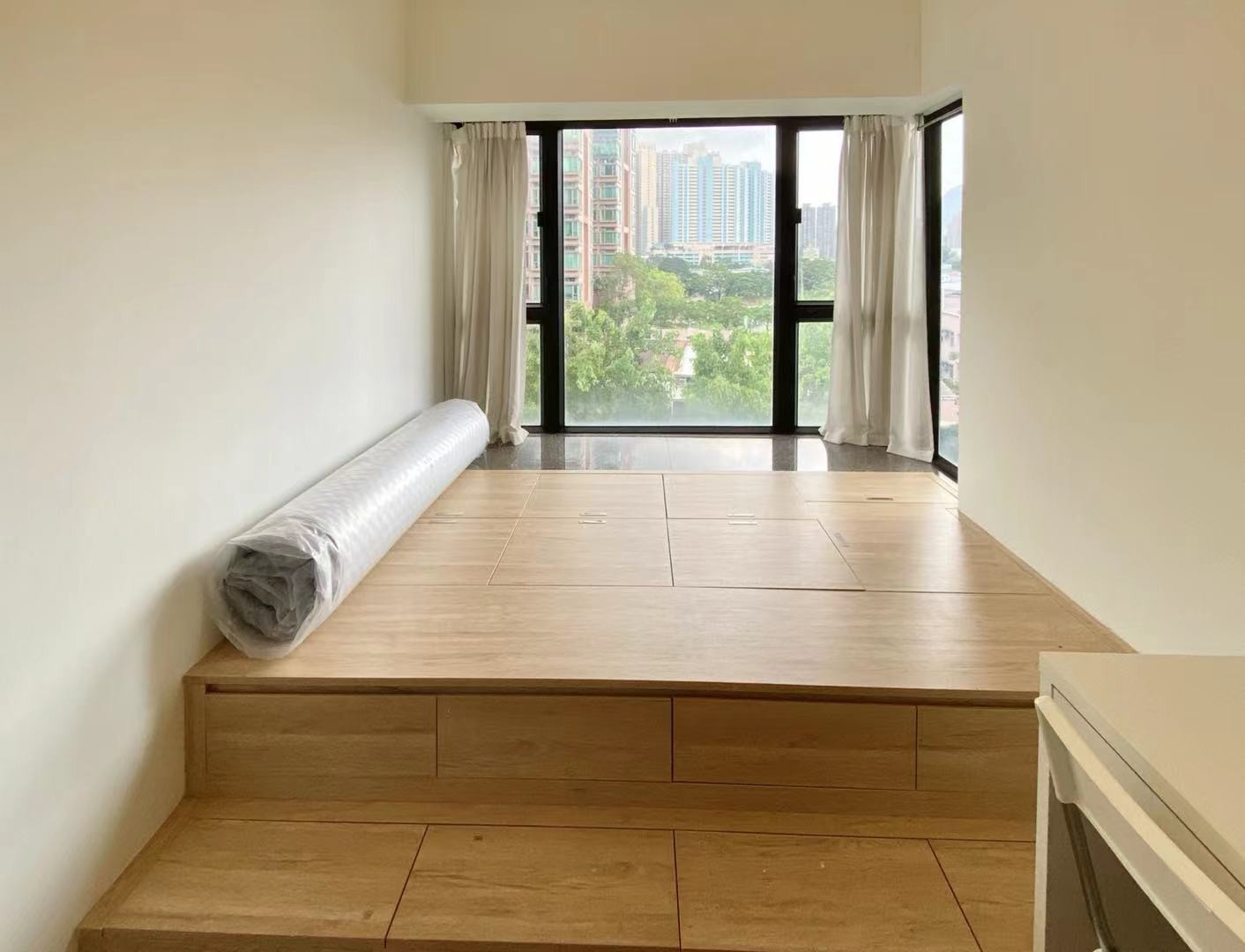 屯门豫丰花园三室一厅单人间1-岭南大学步行+巴士18分钟可达，星级小区环境超赞带泳池，屋内精装有大窗图2