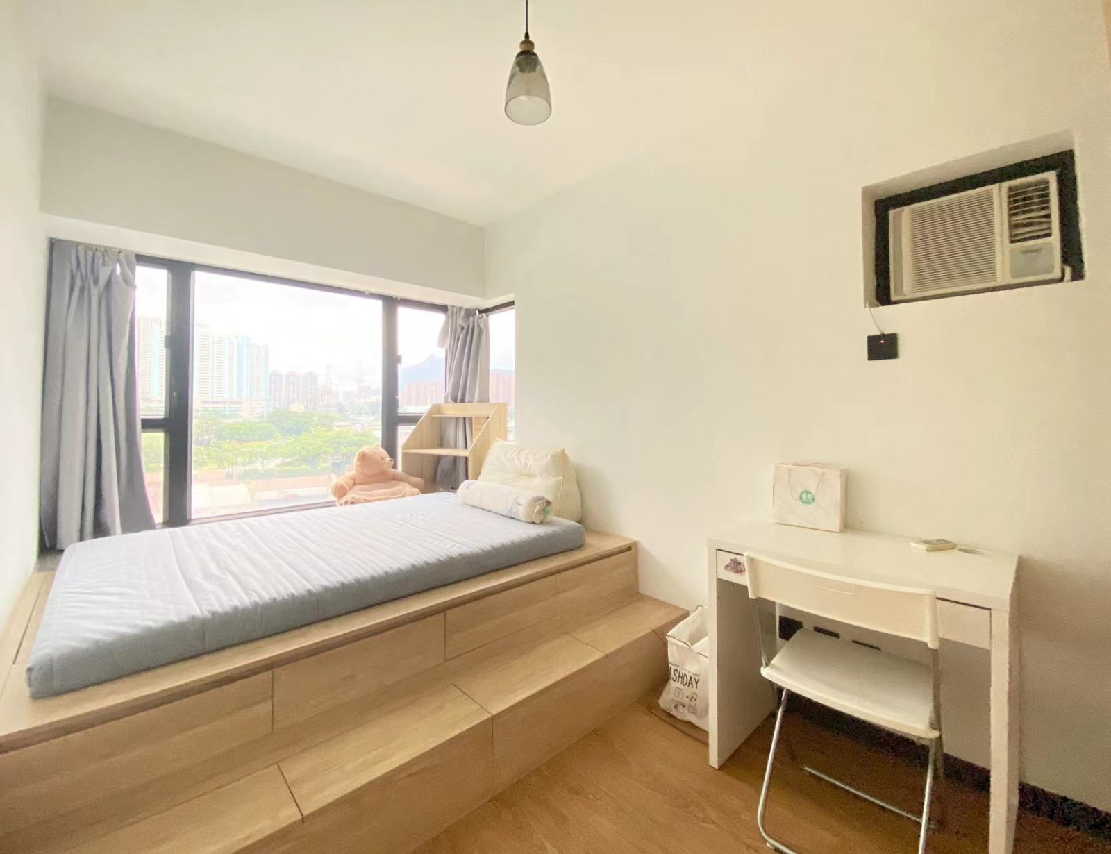 屯门豫丰花园三室一厅单人间1-岭南大学步行+巴士18分钟可达，星级小区环境超赞带泳池，屋内精装有大窗图4