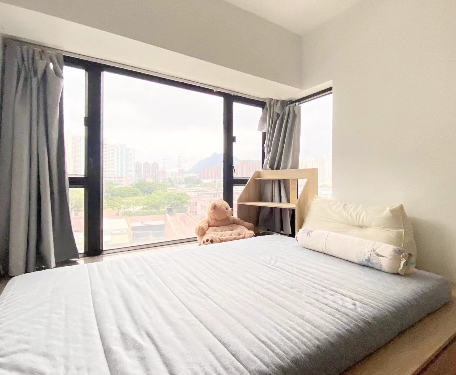 屯门豫丰花园三室一厅单人间1-岭南大学步行+巴士18分钟可达，星级小区环境超赞带泳池，屋内精装有大窗图3