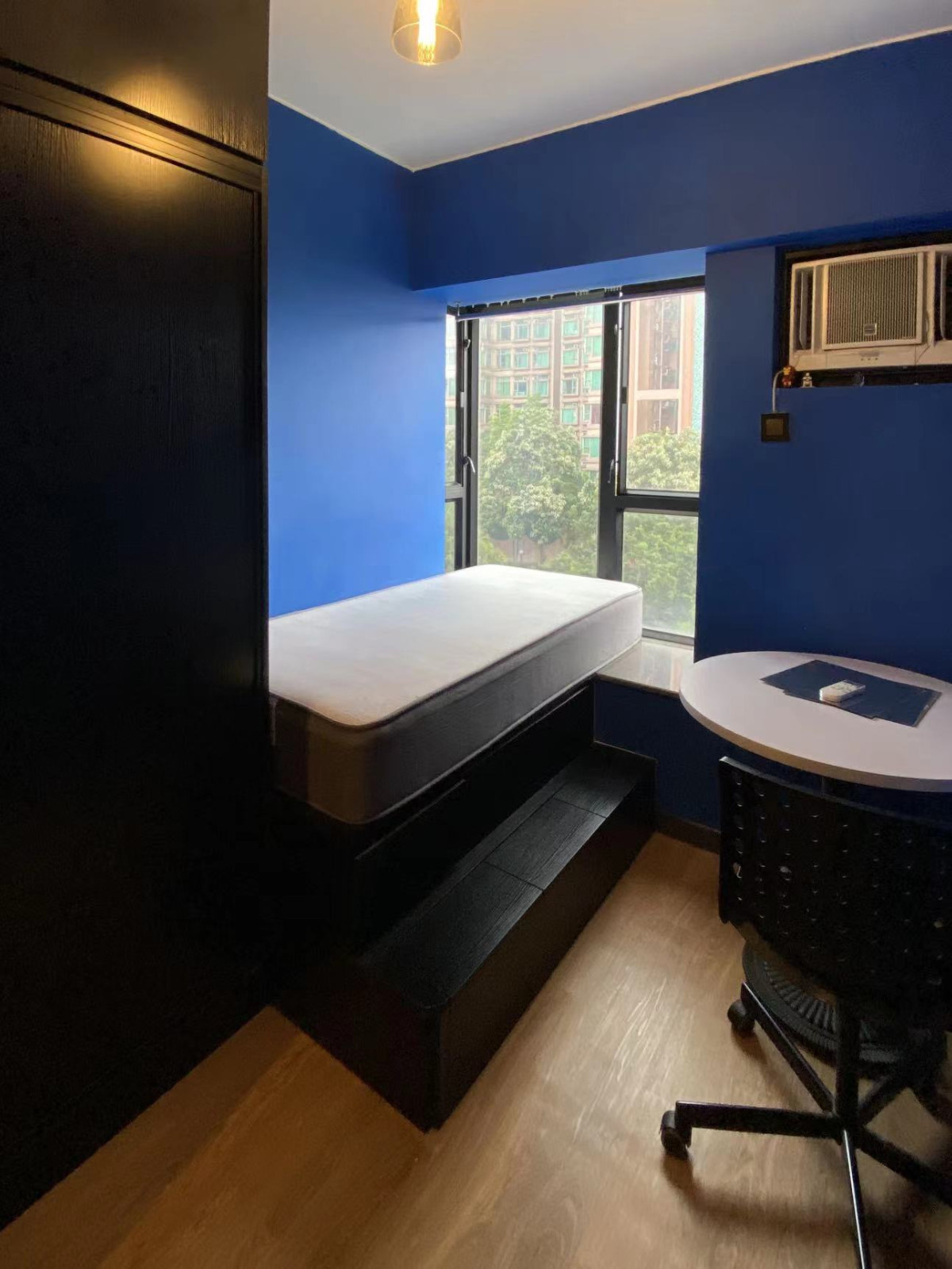 屯门豫丰花园三室一厅单人间2-岭南大学步行+巴士18分钟可达，星级小区环境超赞带泳池，屋内精装有大窗图1