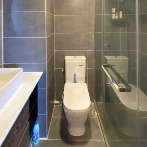 屯门豫丰花园三室一厅单人间2-岭南大学步行+巴士18分钟可达，星级小区环境超赞带泳池，屋内精装有大窗