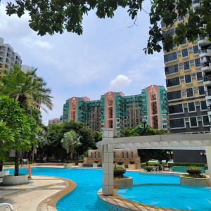 屯门豫丰花园三室一厅单人间2-岭南大学步行+巴士18分钟可达，星级小区环境超赞带泳池，屋内精装有大窗