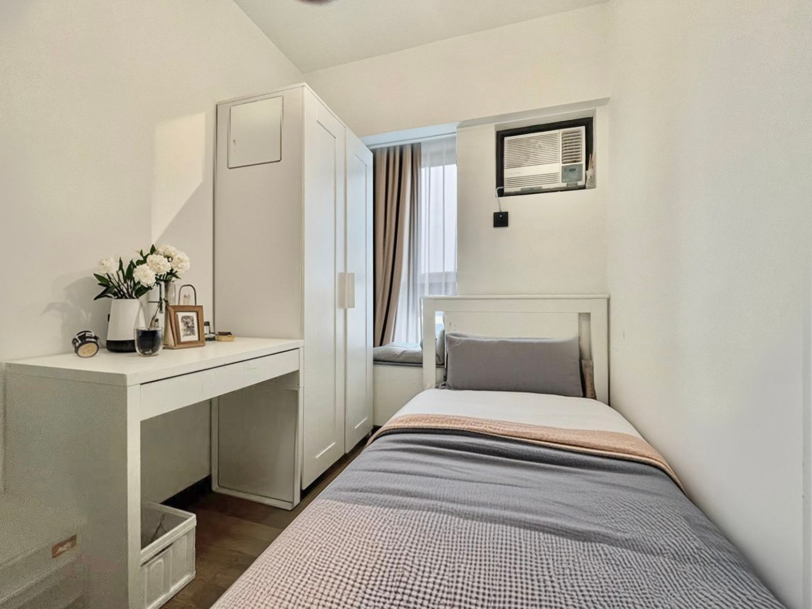 屯门豫丰花园三室一厅单人间3-岭南大学步行+巴士18分钟可达，星级小区环境超赞带泳池，屋内精装有大窗图2