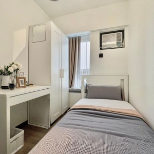 屯门豫丰花园三室一厅单人间3-岭南大学步行+巴士18分钟可达，星级小区环境超赞带泳池，屋内精装有大窗