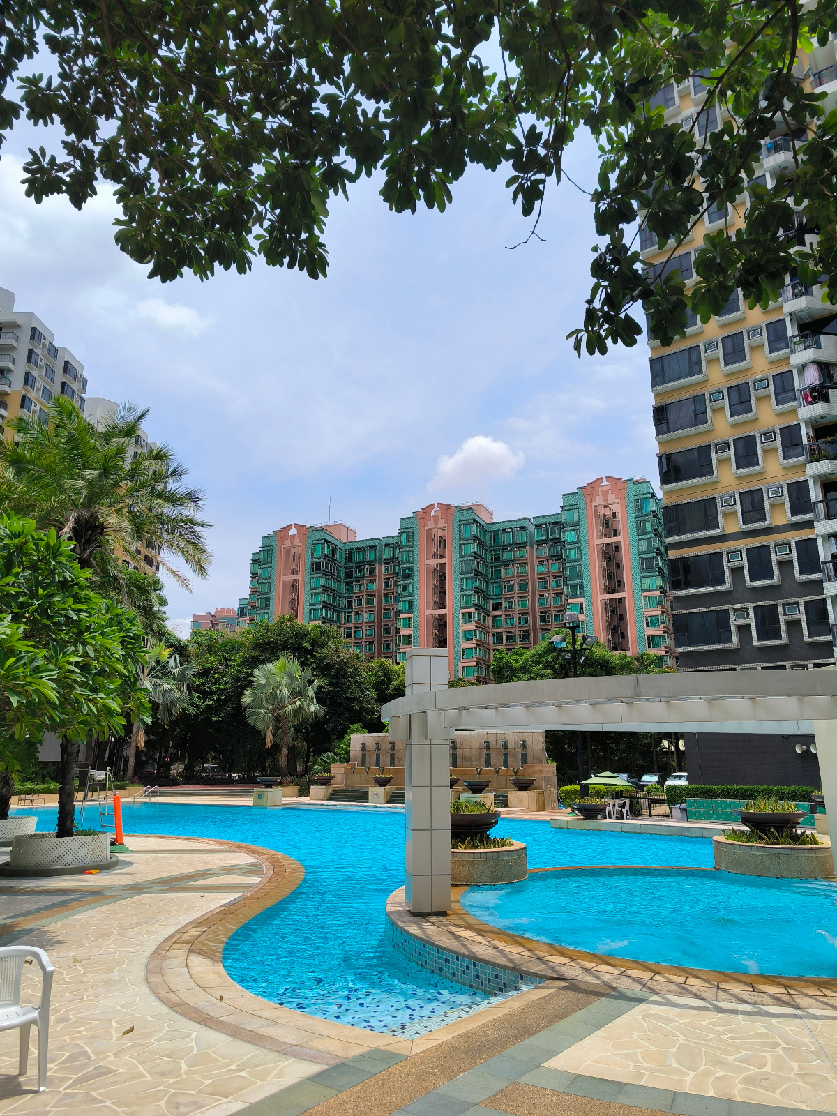 屯门豫丰花园三室一厅单人间3-岭南大学步行+巴士18分钟可达，星级小区环境超赞带泳池，屋内精装有大窗图6