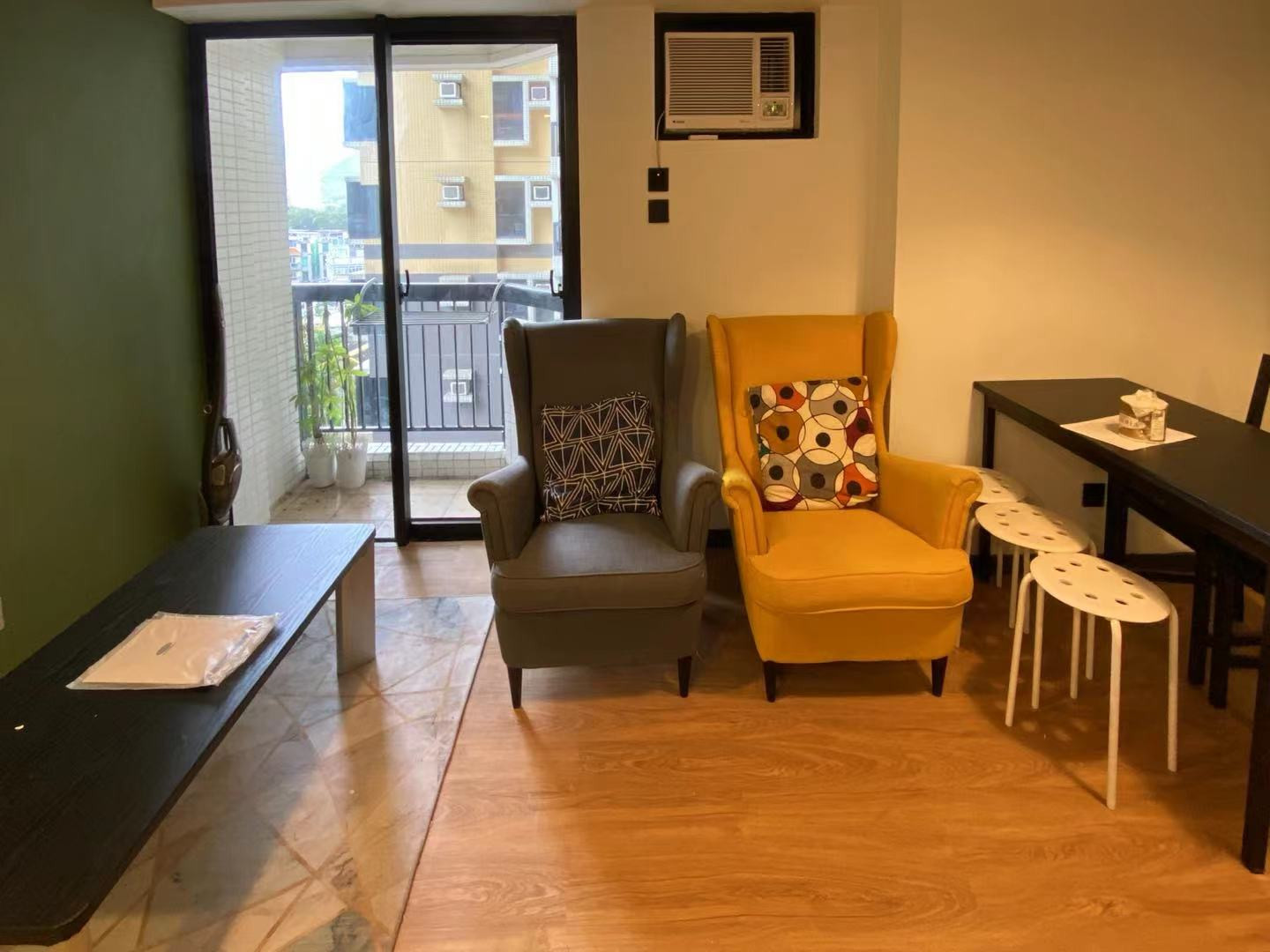 屯门豫丰花园三室一厅单人间3-岭南大学步行+巴士18分钟可达，星级小区环境超赞带泳池，屋内精装有大窗图3