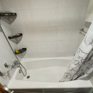 屯门聚康山庄三室一厅单人间2-岭南大学旁，步行进校门只要200米！超近！超近！小区环境超赞带泳池