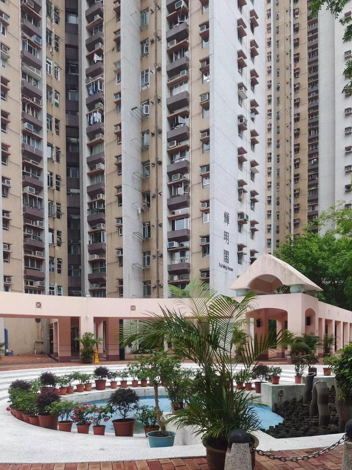 坑口颂明苑四室一厅单人房2-小巴+步行20分钟即达，坑口地铁站步行200米，小区门口就有商超图4