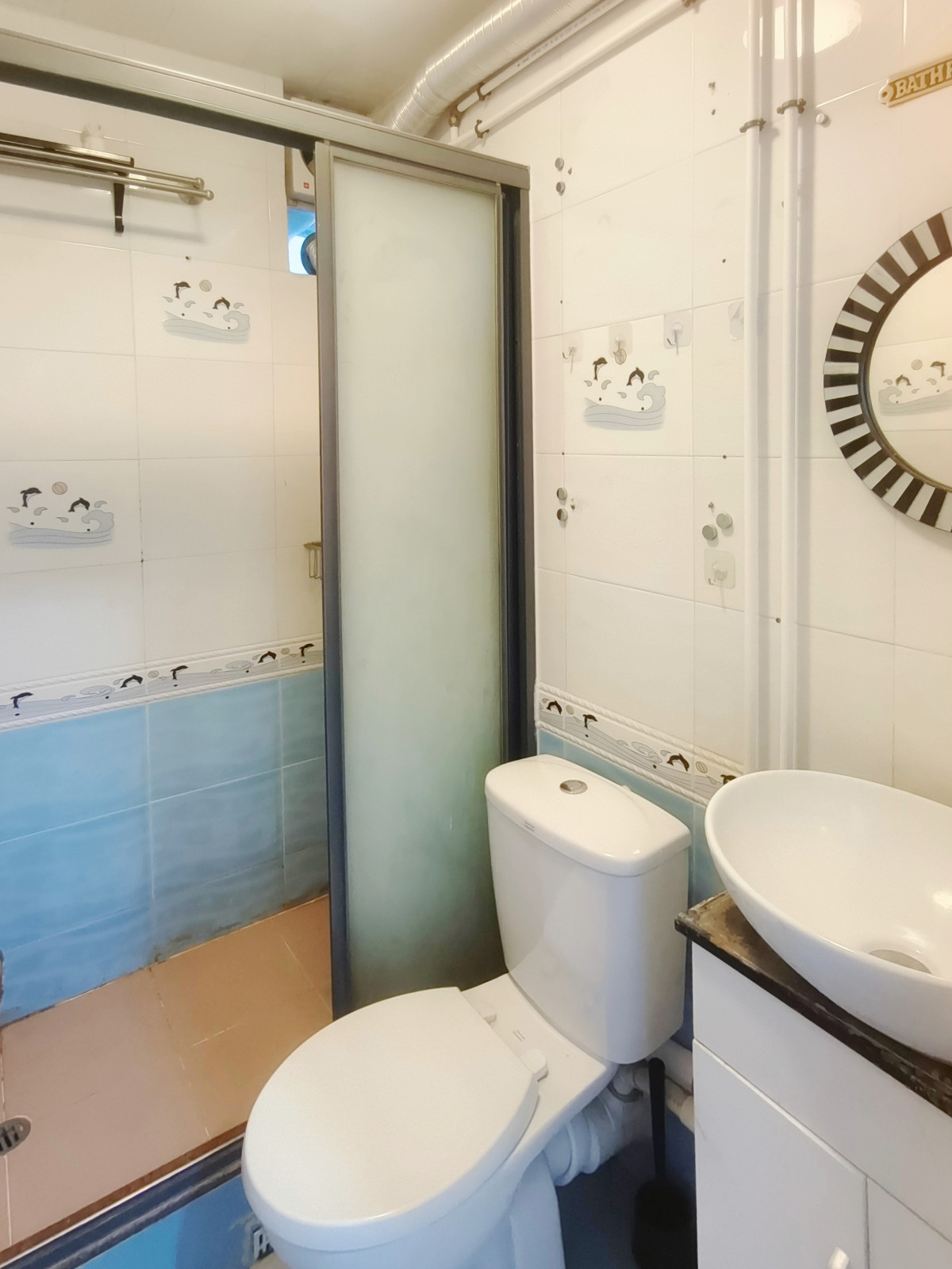 坑口颂明苑四室一厅单人房3-小巴+步行20分钟即达,坑口地铁站步行200米,小区门口就有商超图7