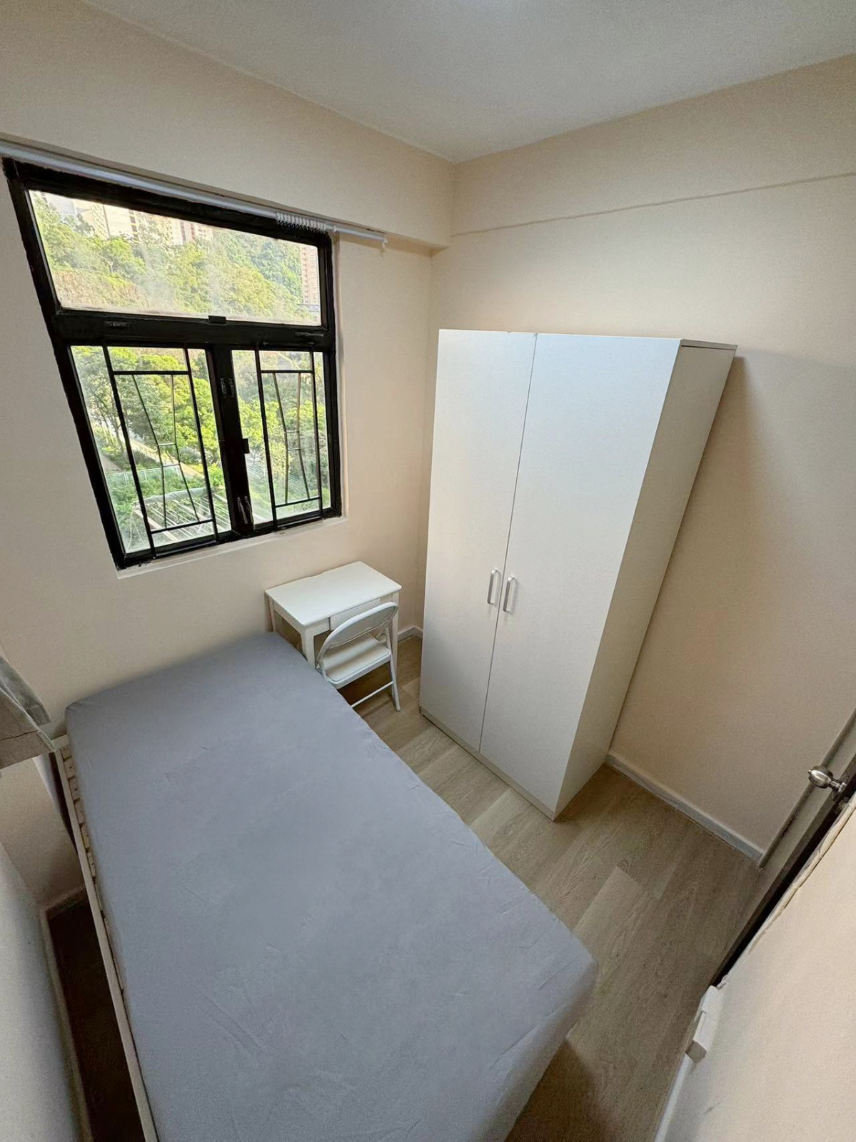 葵兴葵涌大厦四室一厅单人间2-都会大学葵兴校区港铁2站,18分钟通勤,葵兴地铁站步行15分,整洁明亮带窗单间图4