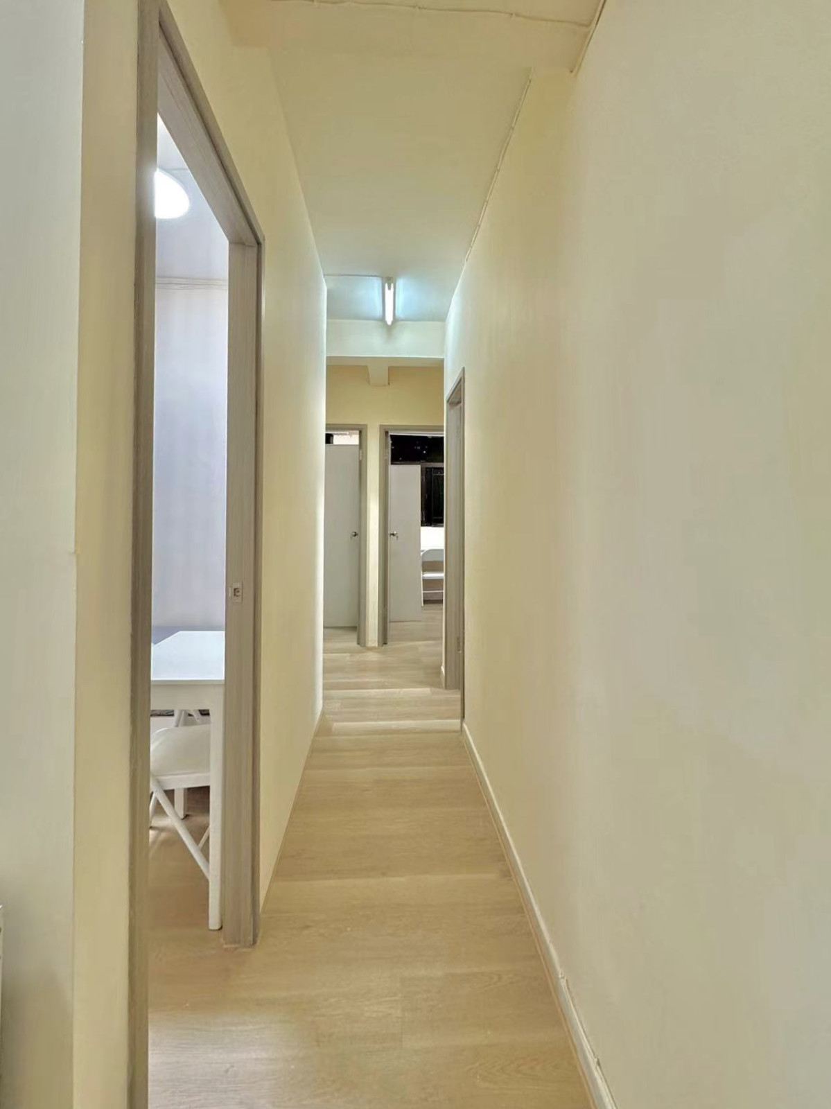 葵兴葵涌大厦四室一厅单人间2-都会大学葵兴校区港铁2站,18分钟通勤,葵兴地铁站步行15分,整洁明亮带窗单间图9