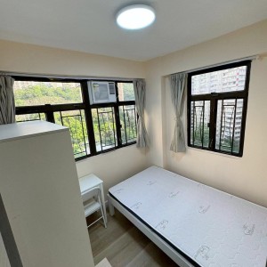 葵兴葵涌大厦四室一厅单人间3-都会大学葵兴校区港铁2站,18分钟通勤，葵兴地铁站步行15分，整洁明亮带窗单间