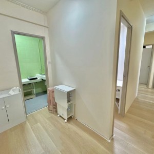 葵兴葵涌大厦四室一厅单人间3-都会大学葵兴校区港铁2站,18分钟通勤，葵兴地铁站步行15分，整洁明亮带窗单间