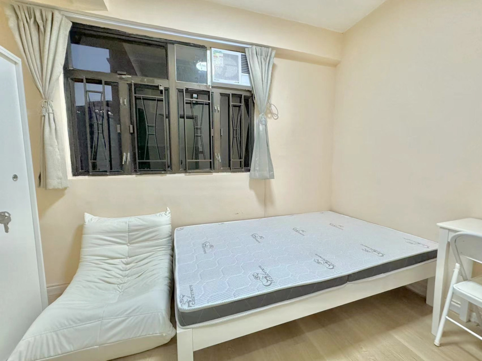 葵兴葵涌大厦四室一厅单人间4-都会大学葵兴校区港铁2站,18分钟通勤，葵兴地铁站步行15分，整洁明亮带窗单间图1