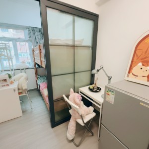 何文田窝打老道公寓A房-都会步行750米即达，步行+巴士8分钟就到。周边便利店商店众多