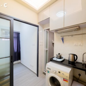 何文田窝打老道公寓C房-都会步行750米即达，步行+巴士8分钟就到。周边便利店商店众多