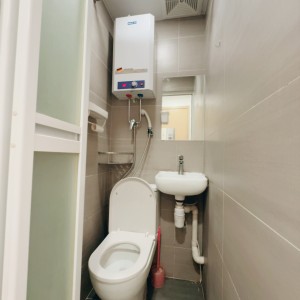 何文田窝打老道公寓D房-都会步行750米即达，步行+巴士8分钟就到。周边便利店商店众多