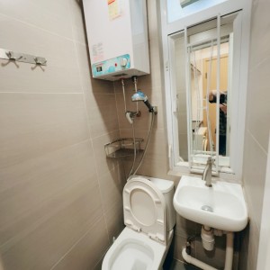 何文田窝打老道公寓F房-都会步行750米即达，步行+巴士8分钟就到。周边便利店商店众多