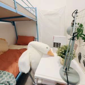 何文田窝打老道公寓G房-都会步行750米即达，步行+巴士8分钟就到。周边便利店商店众多