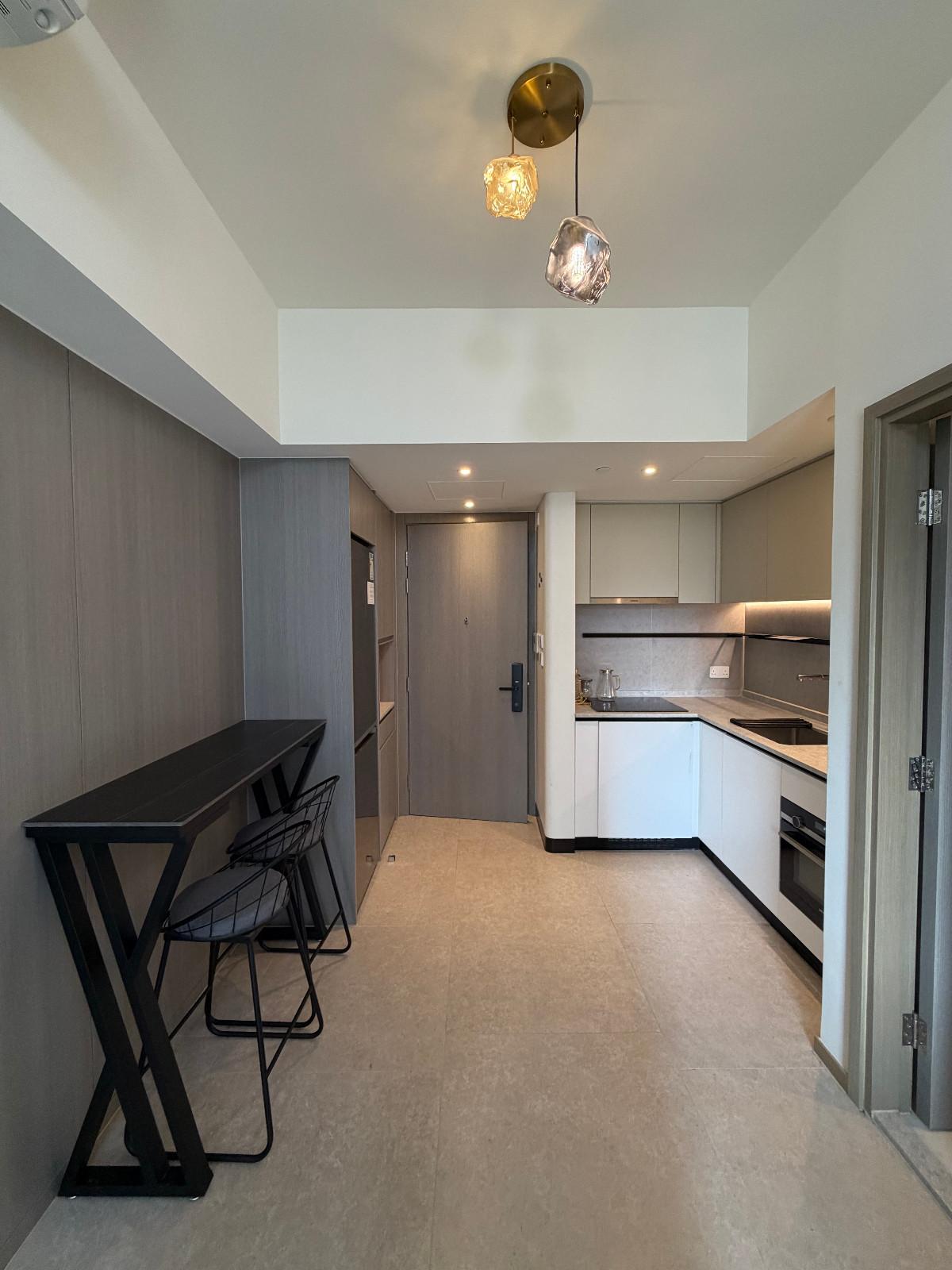 岭南Novoland6楼E2整套两室一厅-独卫单间干湿分离，有书房，开放式豪装厨房带餐厅，岭南大学步行+巴士16分钟即达图1