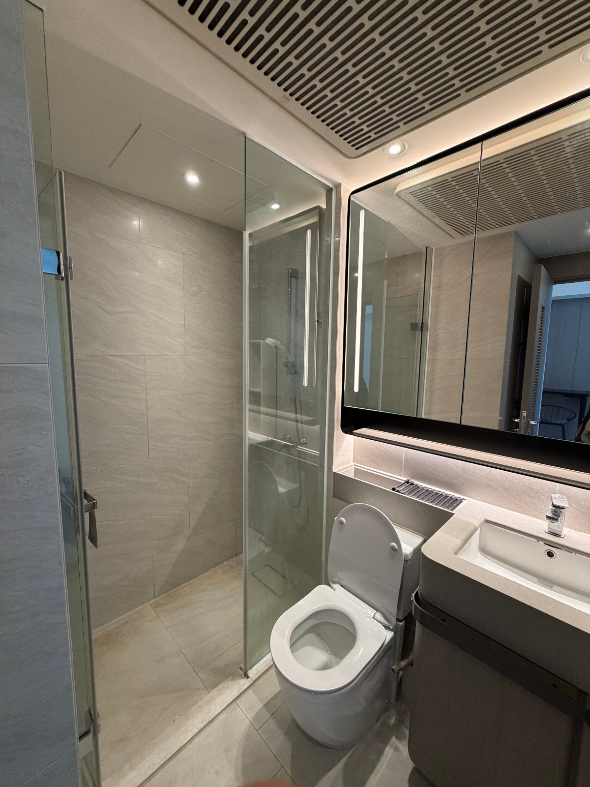 岭南Novoland6楼E2整套两室一厅-独卫单间干湿分离，有书房，开放式豪装厨房带餐厅，岭南大学步行+巴士16分钟即达图2