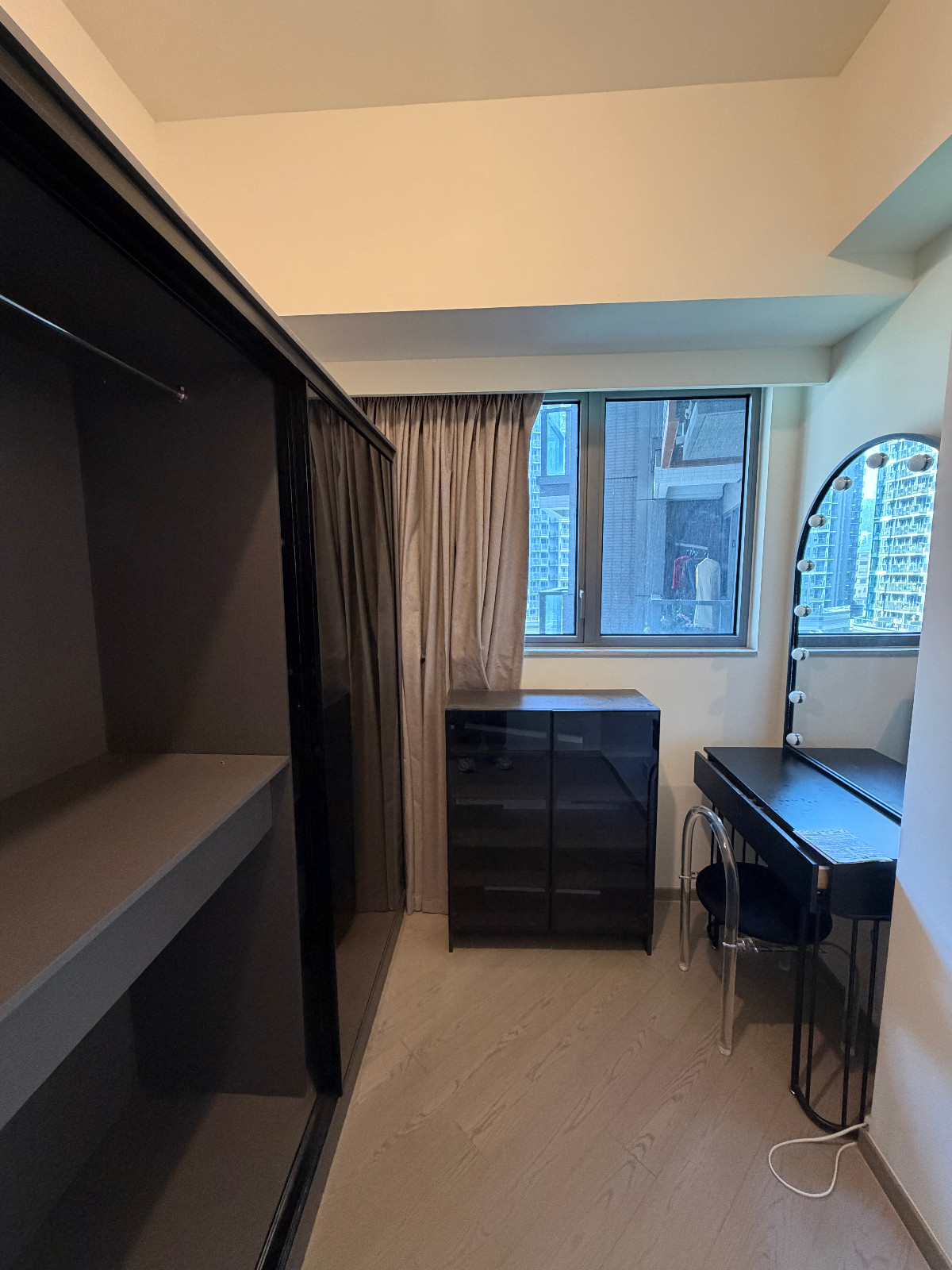 岭南Novoland6楼E2整套两室一厅-独卫单间干湿分离，有书房，开放式豪装厨房带餐厅，岭南大学步行+巴士16分钟即达图3