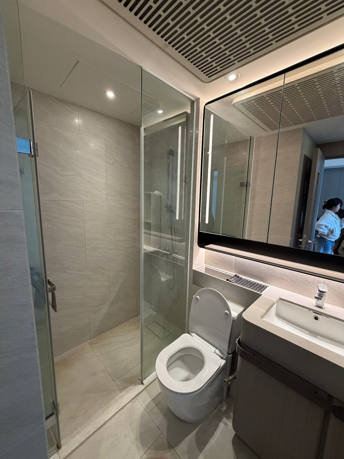 岭南Novoland6楼E2整套两室一厅-独卫单间干湿分离，有书房，开放式豪装厨房带餐厅，岭南大学步行+巴士16分钟即达图8