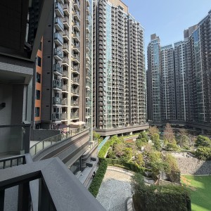 岭南Novoland6楼E2整套两室一厅-独卫单间干湿分离，有书房，开放式豪装厨房带餐厅，岭南大学步行+巴士16分钟即达