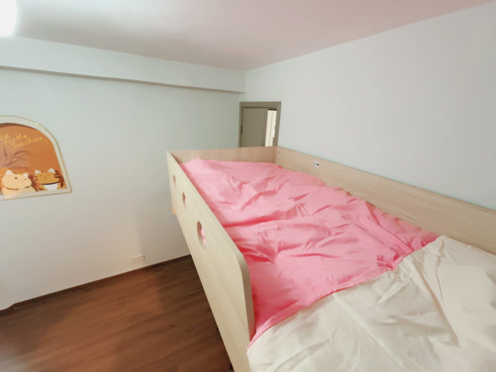 屯门彩晖花园D座AB双人房床位2-岭南大学步行8分即达，兆康地铁站400米，岭南大学学子的超值优选图4