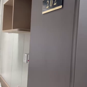 尖沙咀69号202单人间-独卫单间理工步行5分，尖沙咀地铁站步行5分，理工学子绝佳之选