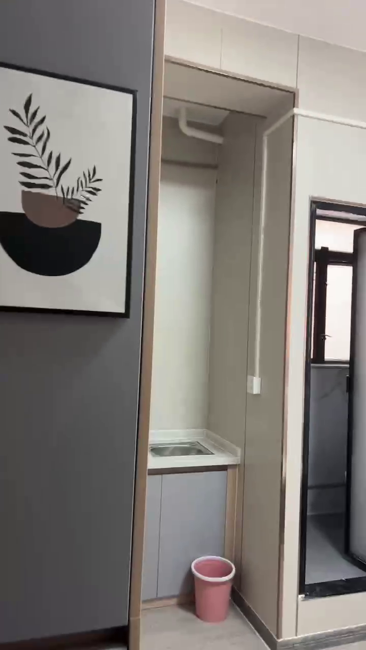 尖沙咀69号217单人间-独卫单间理工步行5分，尖沙咀地铁站步行5分，理工学子绝佳之选图1