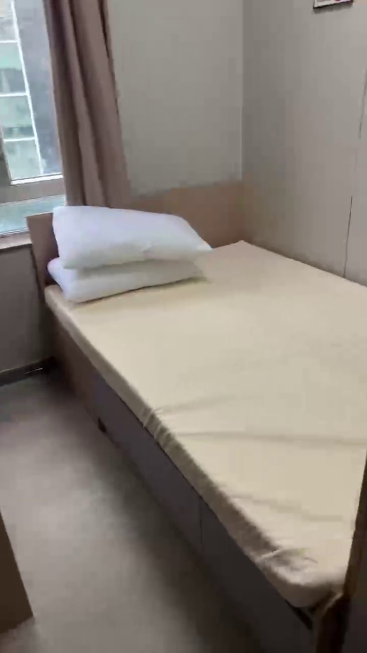 尖沙咀69号405单人间-独卫单间理工步行5分，尖沙咀地铁站步行5分，理工学子绝佳之选图1